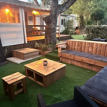 Saint Tropez, , Mobil Luxe Chez Josy אתר קמפינג *